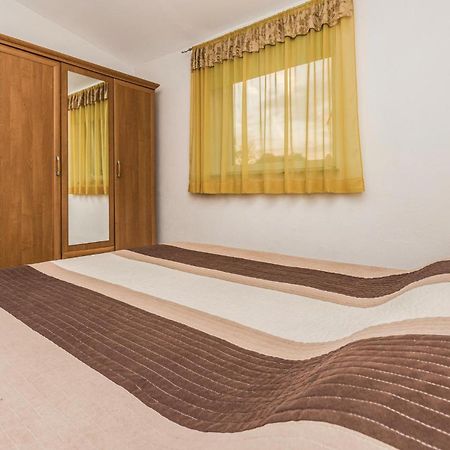 3 Bedroom Gorgeous Apartment In Marčana Dış mekan fotoğraf